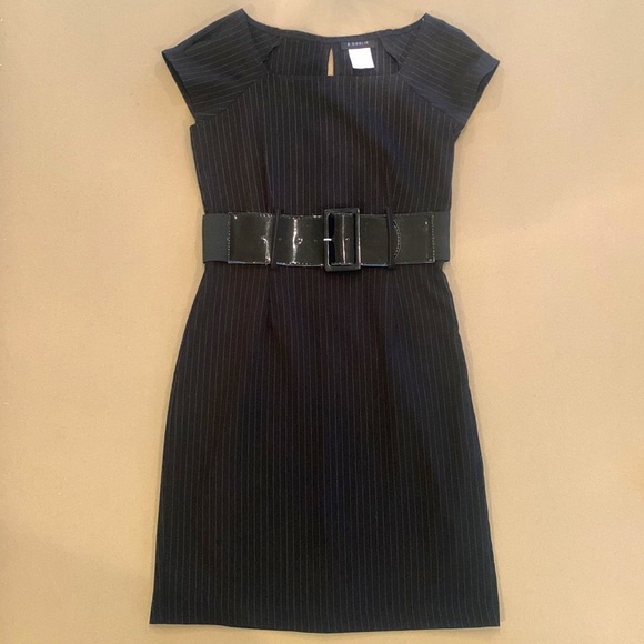 B DARLIN Black Pinstripe Wide Belt Dress Short Sleeve Side Zipper 9/10 9 10 - Picture 7 of 9